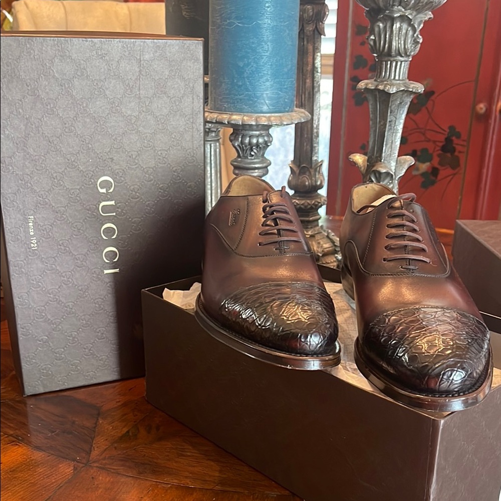Gucci crocodile and leather cap toe dress shoes! Original box. NEVER WORN!
